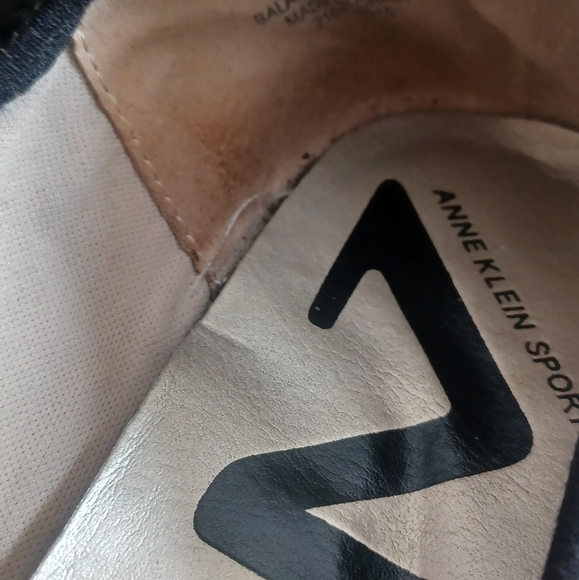 Anne Klein slip-ons - Picture 4 of 6